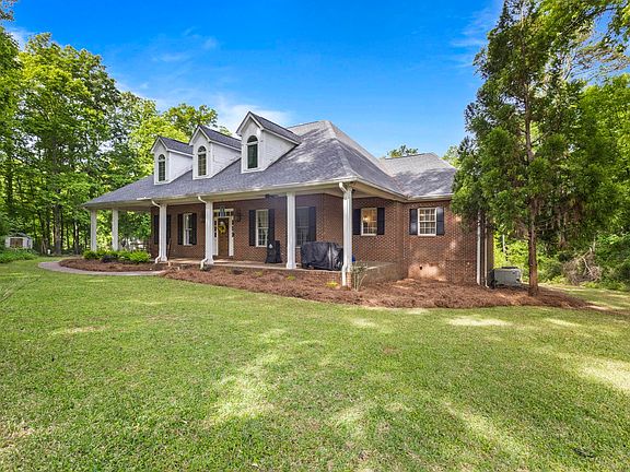 3rd image of 54 Meadow Ln