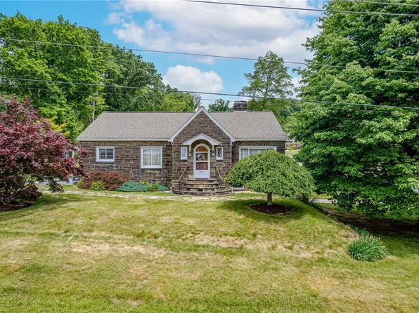 1201 Arch St, Jeannette, PA 15644