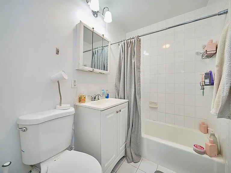 484 9th Ave #1B — Photo 10