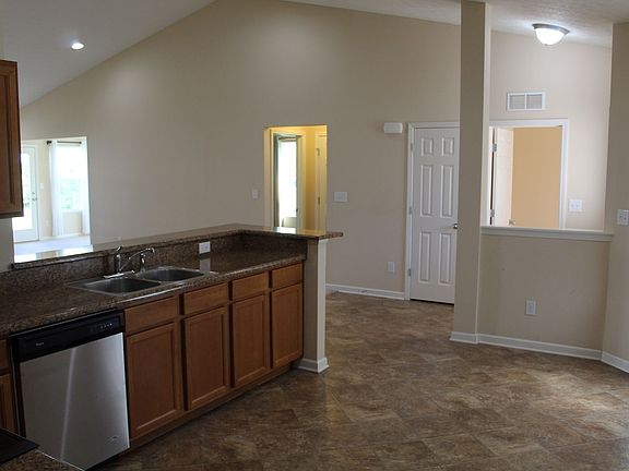 3rd image of 5615 Crump Ln