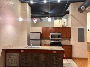 209 W McDaniel St APT 202, Springfield, MO 65806