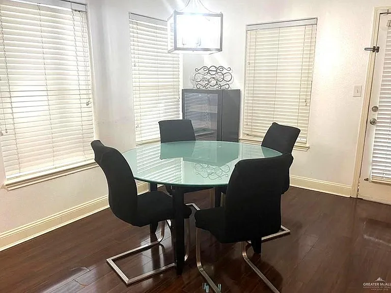 3405 San Roman St — Photo 3