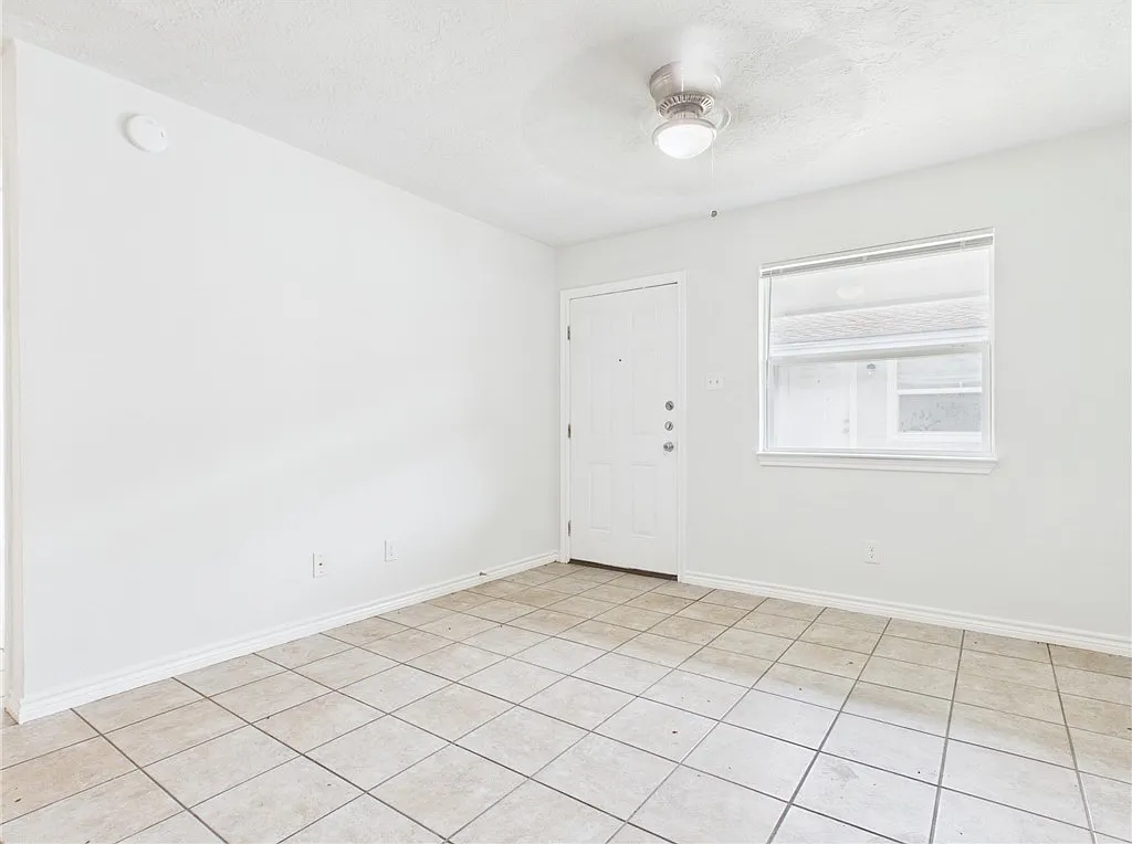 2 bed, 634 sqft, $950 — Photo 4