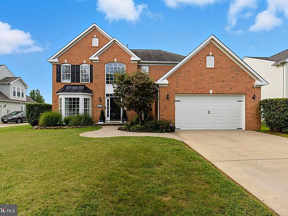 2nd image of 419 Creeks End Ln