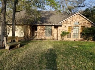 5649 Chelsea Cir, Bryan, TX 77802