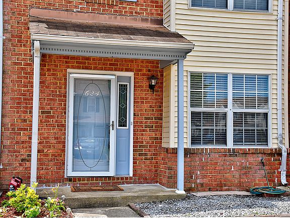 3rd image of 624 Nottaway Dr