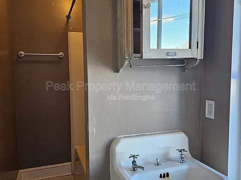216 N 32nd St #A — Photo 22