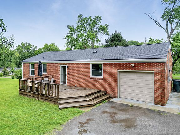 4th image of 4928 Monterey Dr