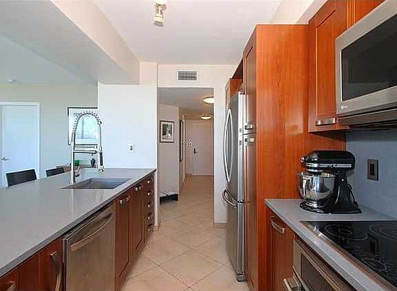 5th image of 650 West Ave APT 1402