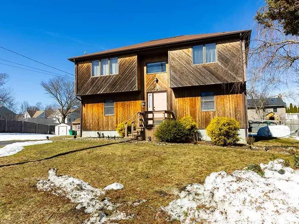 21 Chesterfield Ave, Warwick, RI 02889