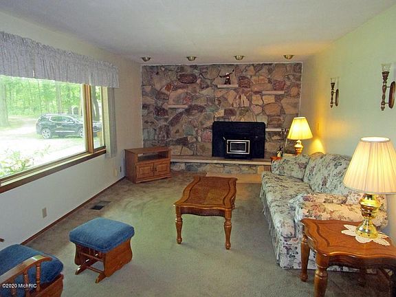 2nd image of 1751 Eckert Dr