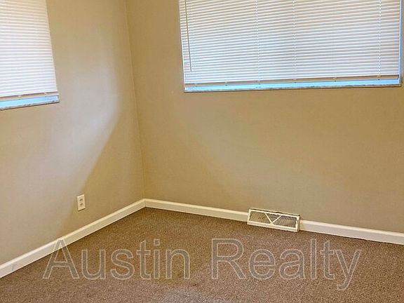 4th image of 9972 Lorraine Ave