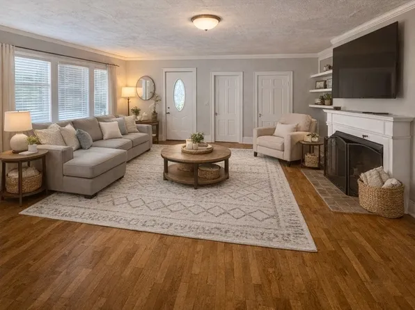 722 W Cherry, 722 W Cherry St #B, Nevada, MO 64772