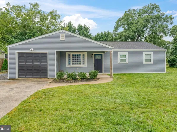 7 Spruce Dr, Little Egg Harbor, NJ 08087