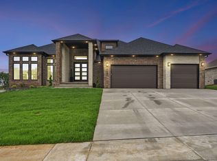 2081 N Silver Charm Dr, Springfield, MO 65802
