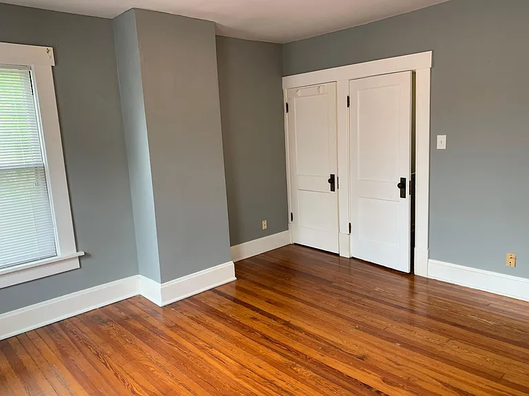 379 E Tompkins St — Photo 19