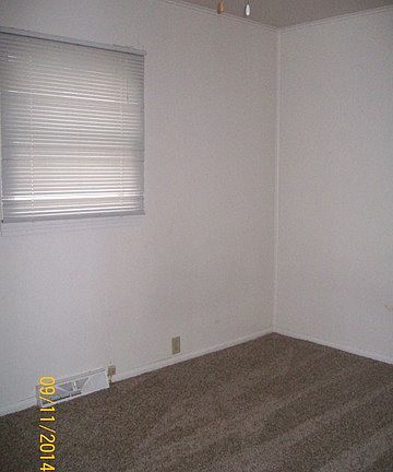 5th image of 421 S Park Dr