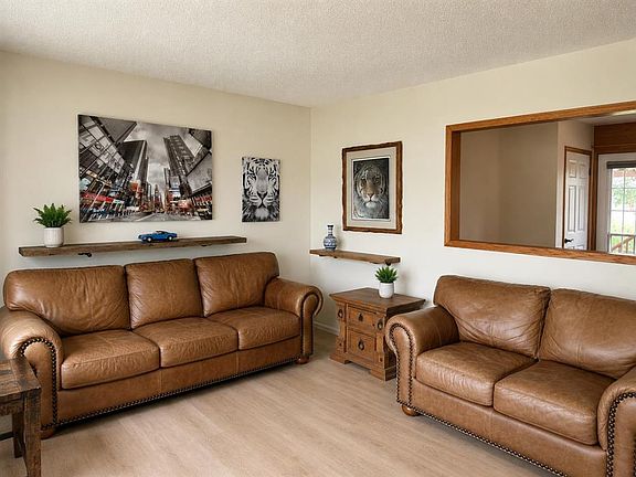 4th image of 2510 W 35th St SE