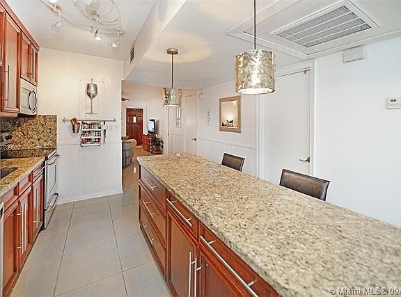 Home For Sale In Victoria Park