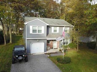 569 Hollybrook Rd, Absecon, NJ 08205