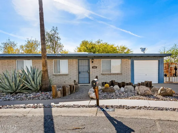 3922 S Lazy Palm Dr, Tucson, AZ 85730