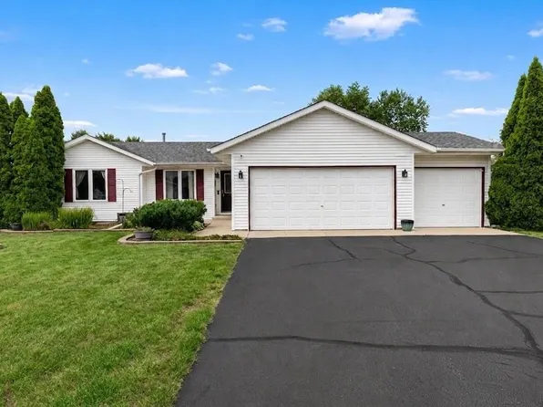 651 Purple Sage Dr, Roscoe, IL 61073
