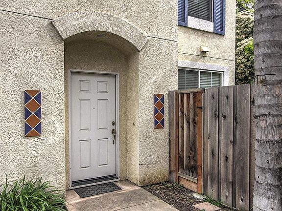 3rd image of 2552 Palmetta Palm Ct