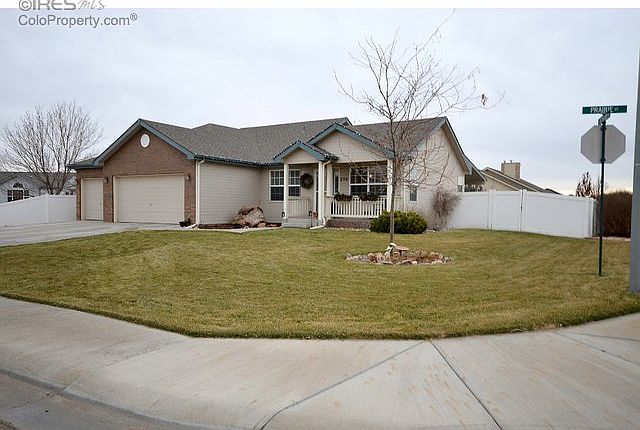 Corner 1/4 acre lot