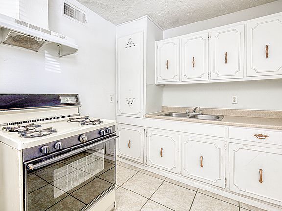 4th image of 8940 Lawson St APT 4