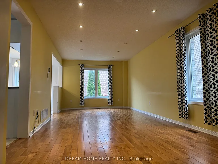 222 Coleridge Dr — Photo 3
