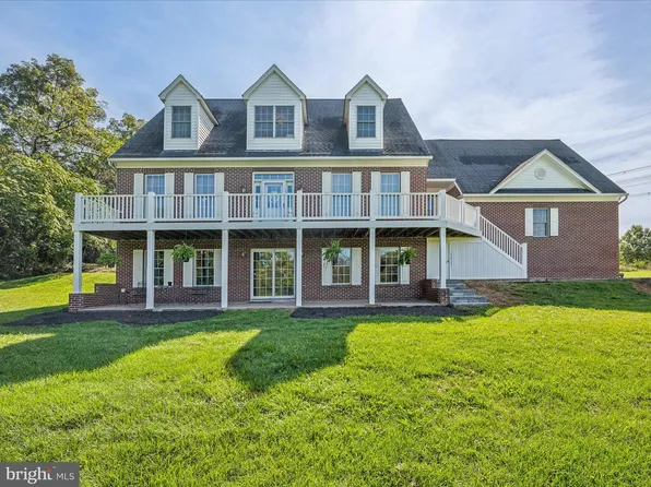 14 McCormack Ln, Charles Town, WV 25414