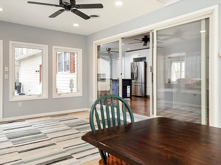 8953 Treesdale Dr — Photo 16
