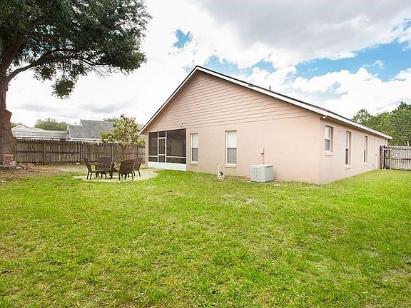 5th image of 368 Burleigh St