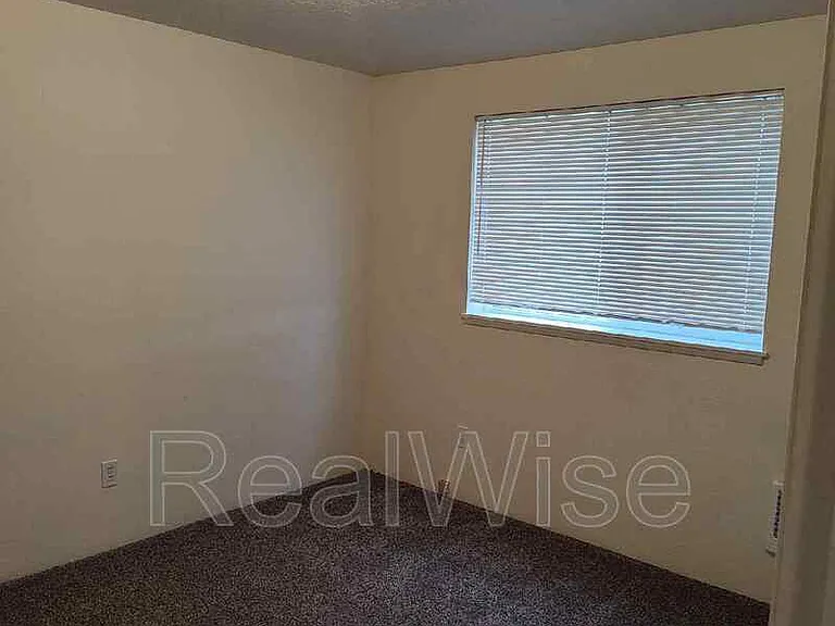 104 NW Mercy Hills Dr — Photo 16