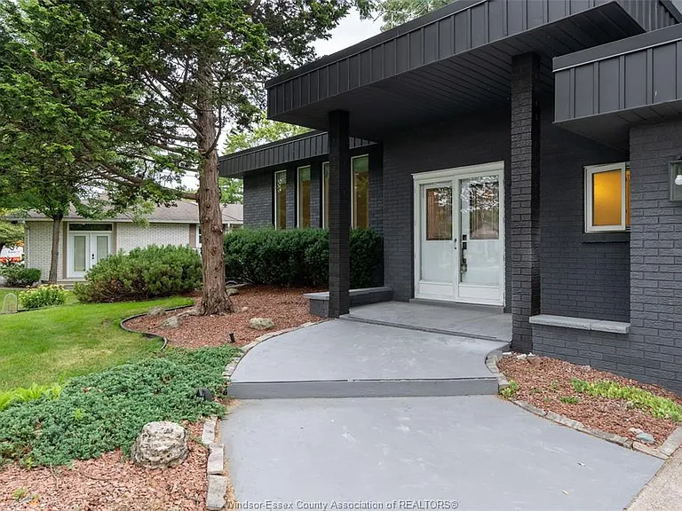 398 Brighton Rd — Photo 5