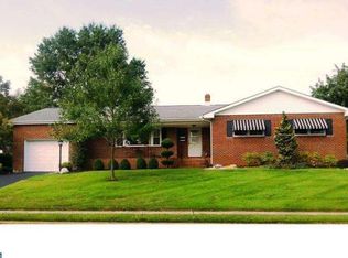 15 Sandy Ln, Hamilton, NJ 08610