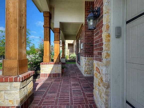 3rd image of 18818 Cove Mill Ln