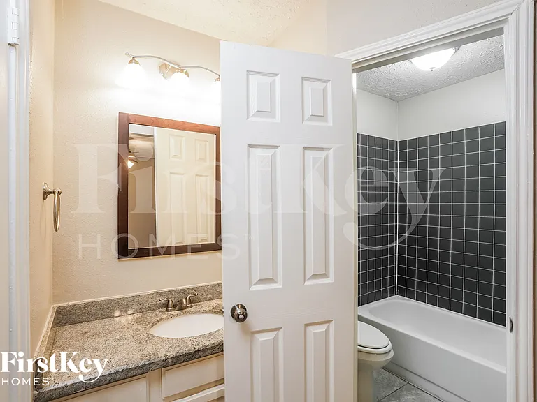 17927 Lake Manor Dr — Photo 10