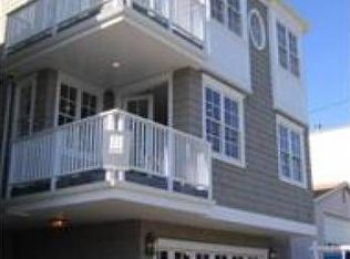 2411 Vista Dr, Manhattan Beach, CA 90266
