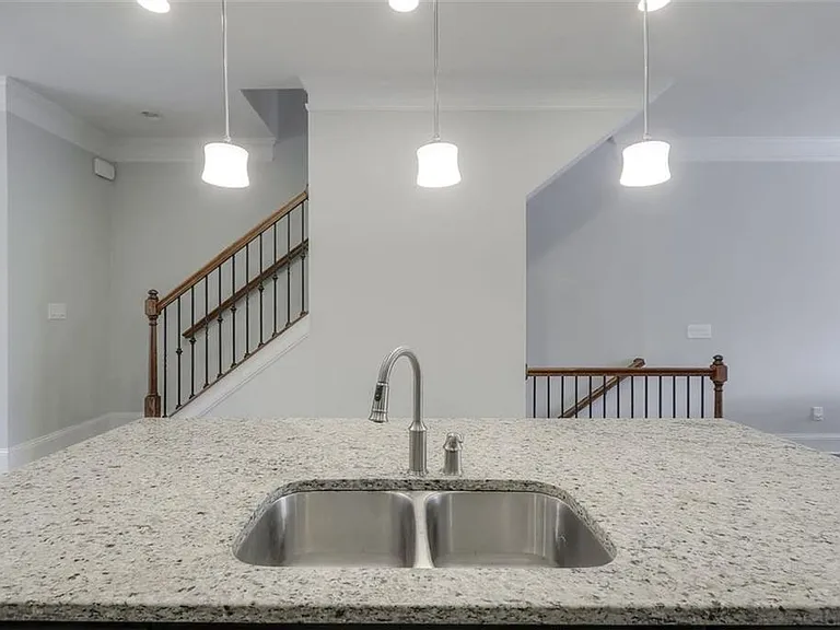 453 Alderwood St — Photo 12