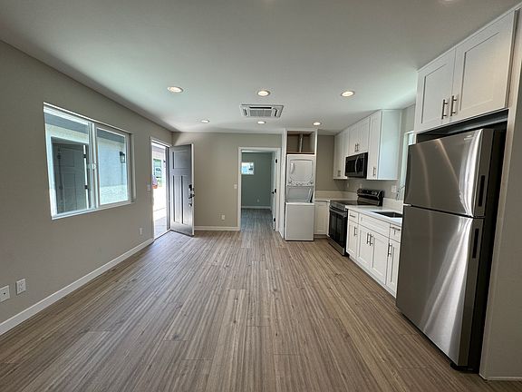4th image of 715 B St #123