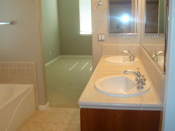 3rd image of 170 Cognac Cir