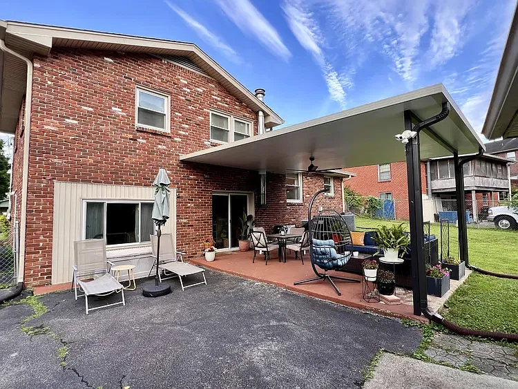 3 bed, 1636 sqft, $2,500 — Photo 4