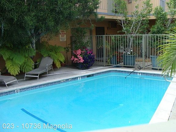 5th image of 10736 Magnolia Blvd #14