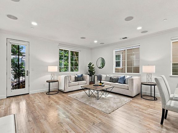 5th image of 56 Regency Pl
