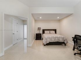 15250 SW 154th Ter, Miami, FL