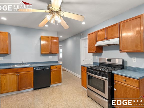 4th image of 8 Haverford St #1