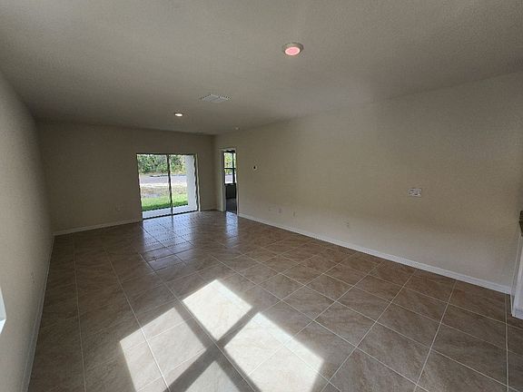 4th image of 362 Caryota Ct