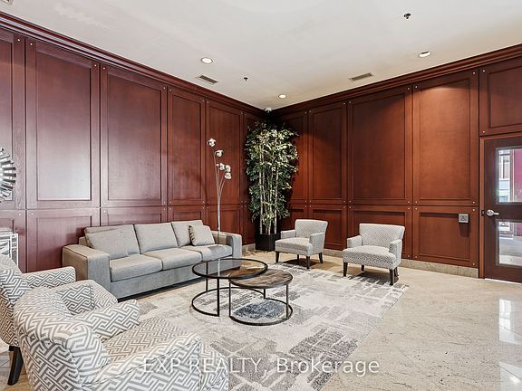 4th image of 234 Rideau St #304