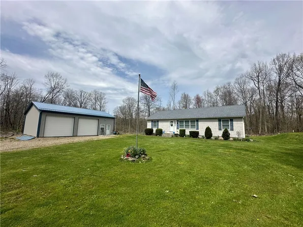 10376 W Townline Rd, Conneaut Lake, PA 16316